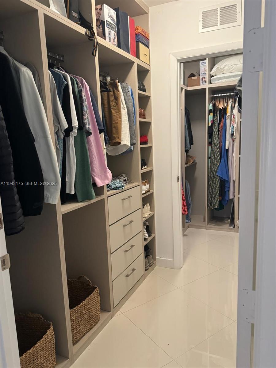 image Tdr Tower Iii Condo20