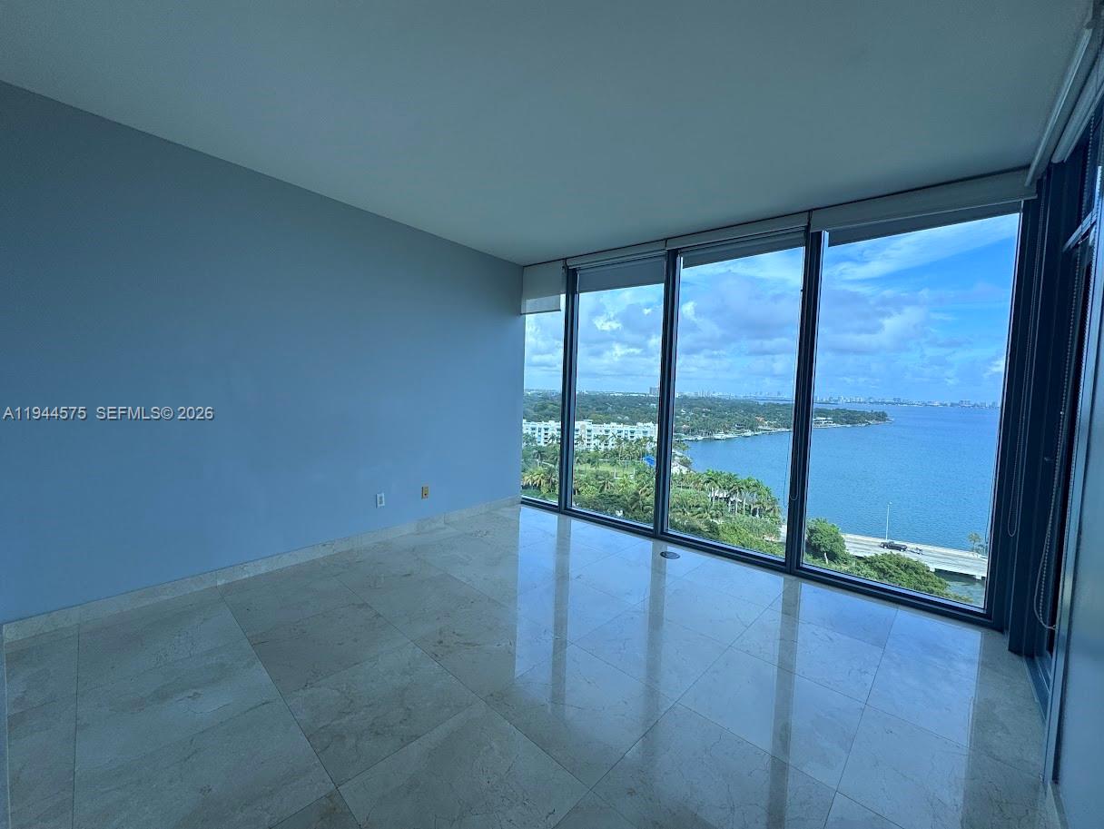 image Blue Condo5