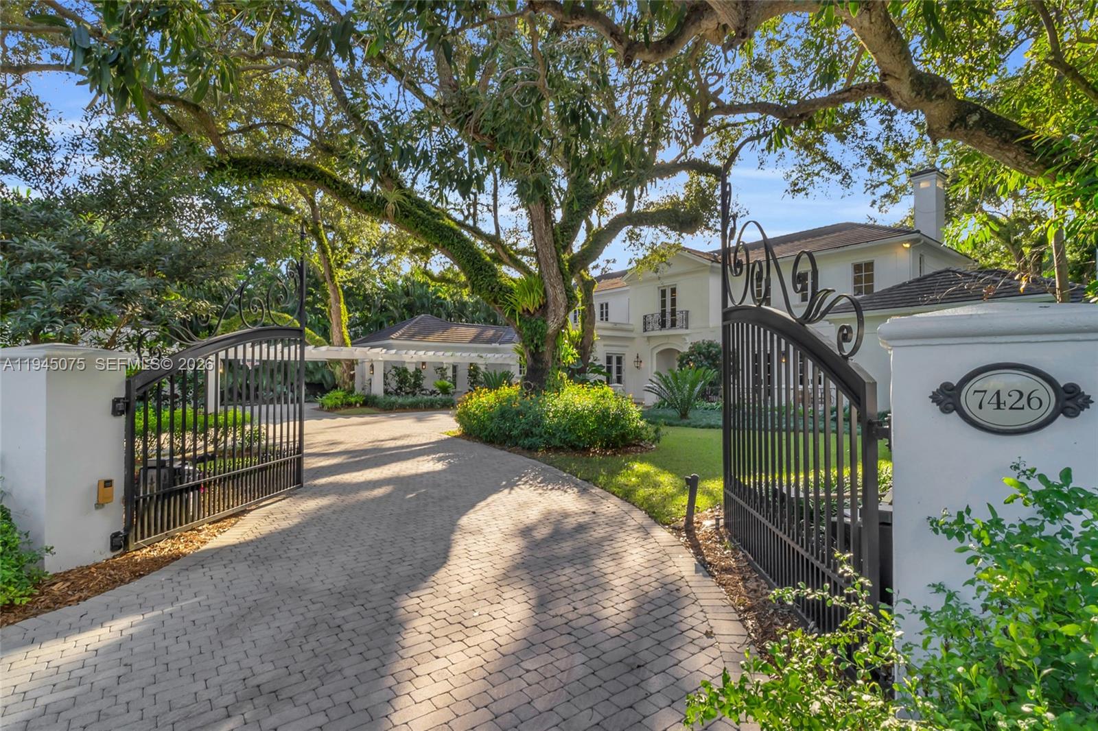 7426 SW 49th Pl Miami, FL 33143