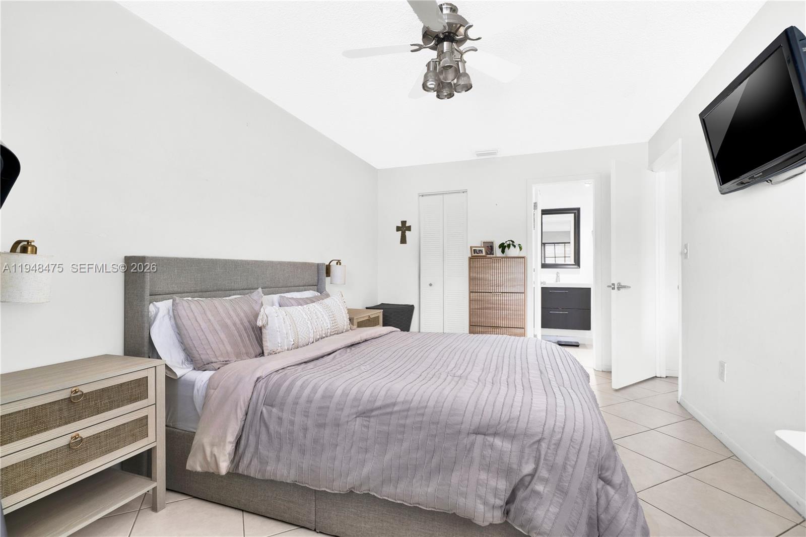 20761 NE 4th Pl #205 Miami, FL 33179