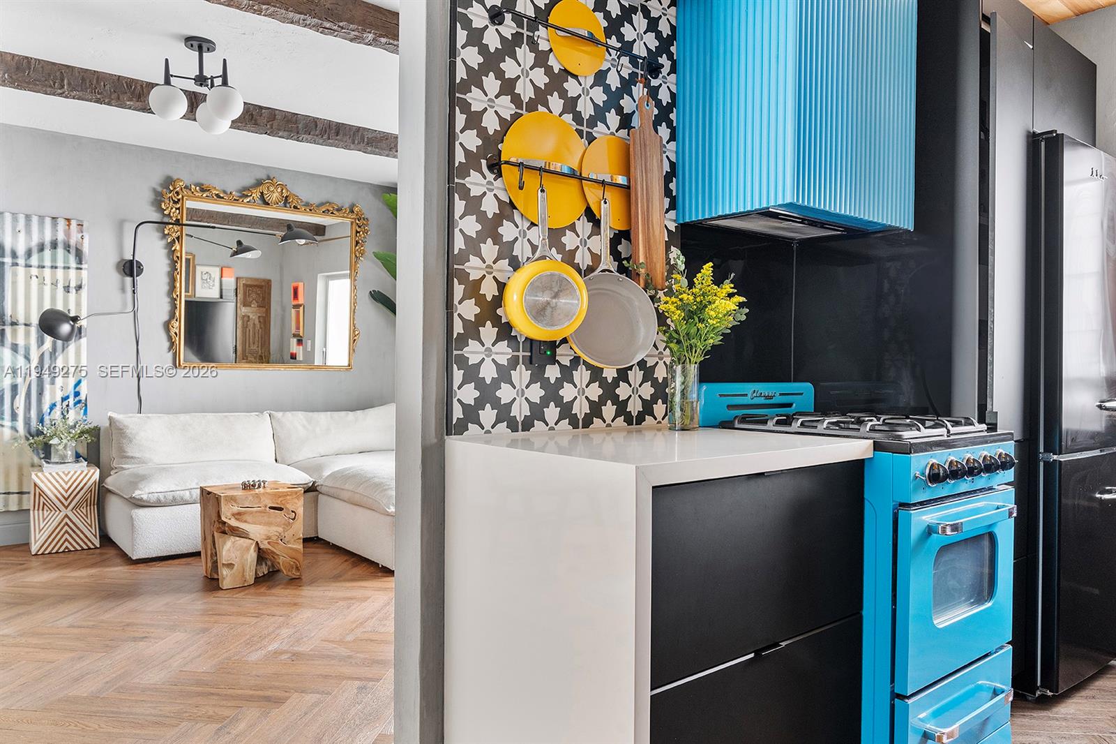 2858 Pine Tree Dr #4