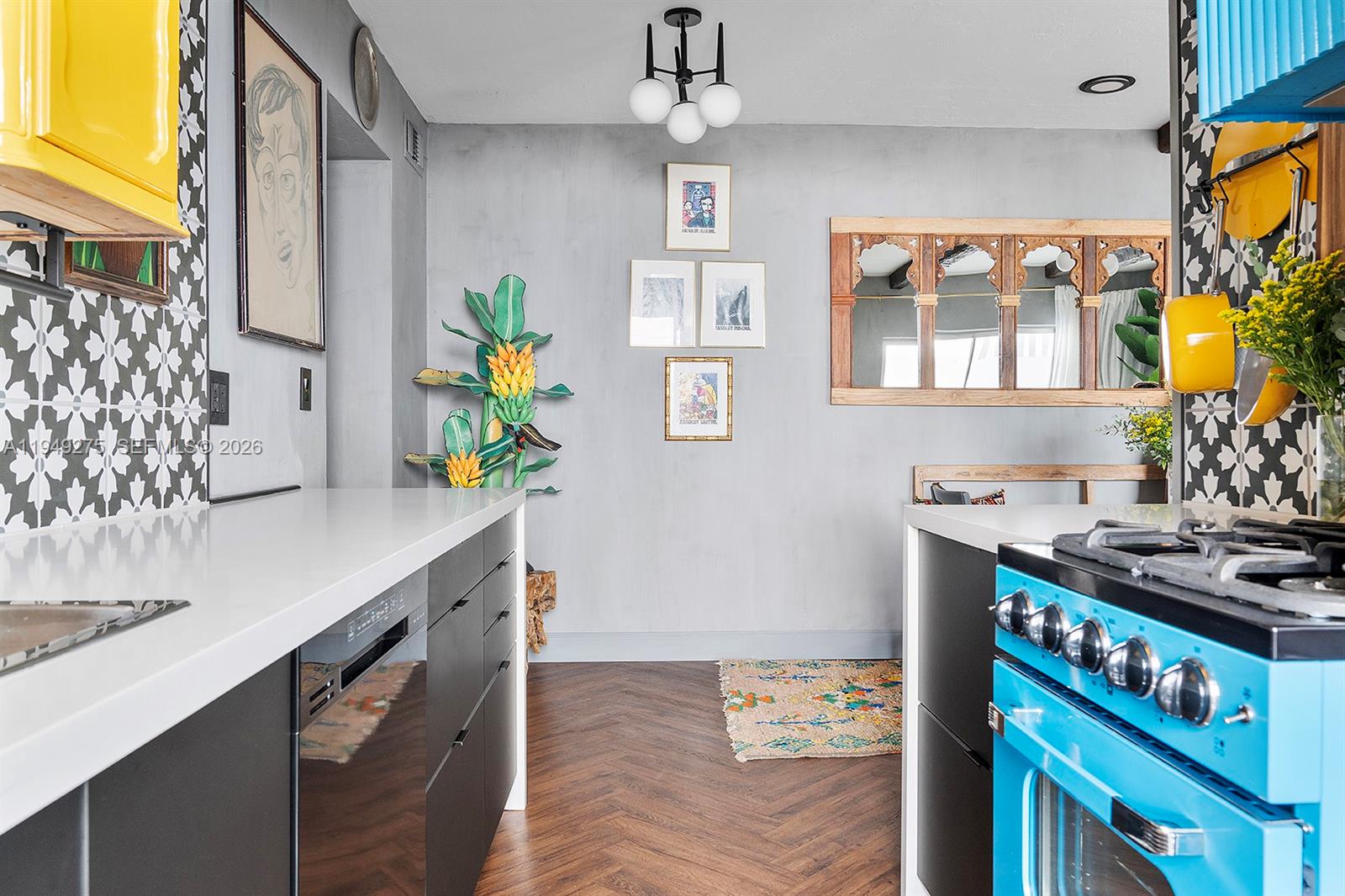 2858 Pine Tree Dr #4 Miami Beach, FL 33140