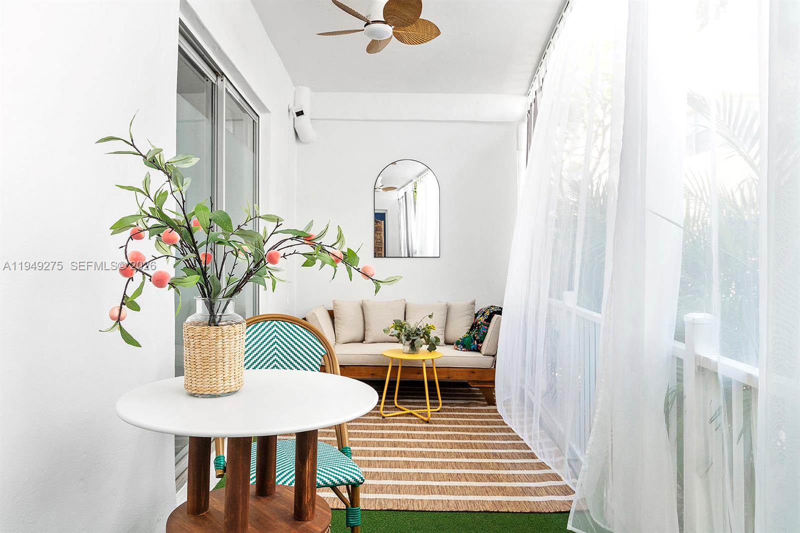 2858 Pine Tree Dr #4 Miami Beach, FL 33140