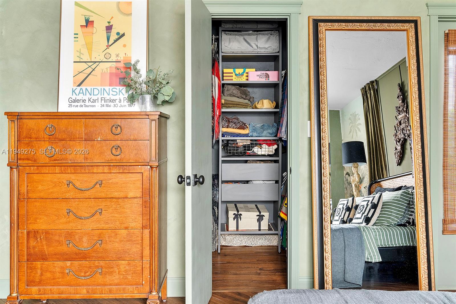 2858 Pine Tree Dr #4 Miami Beach, FL 33140