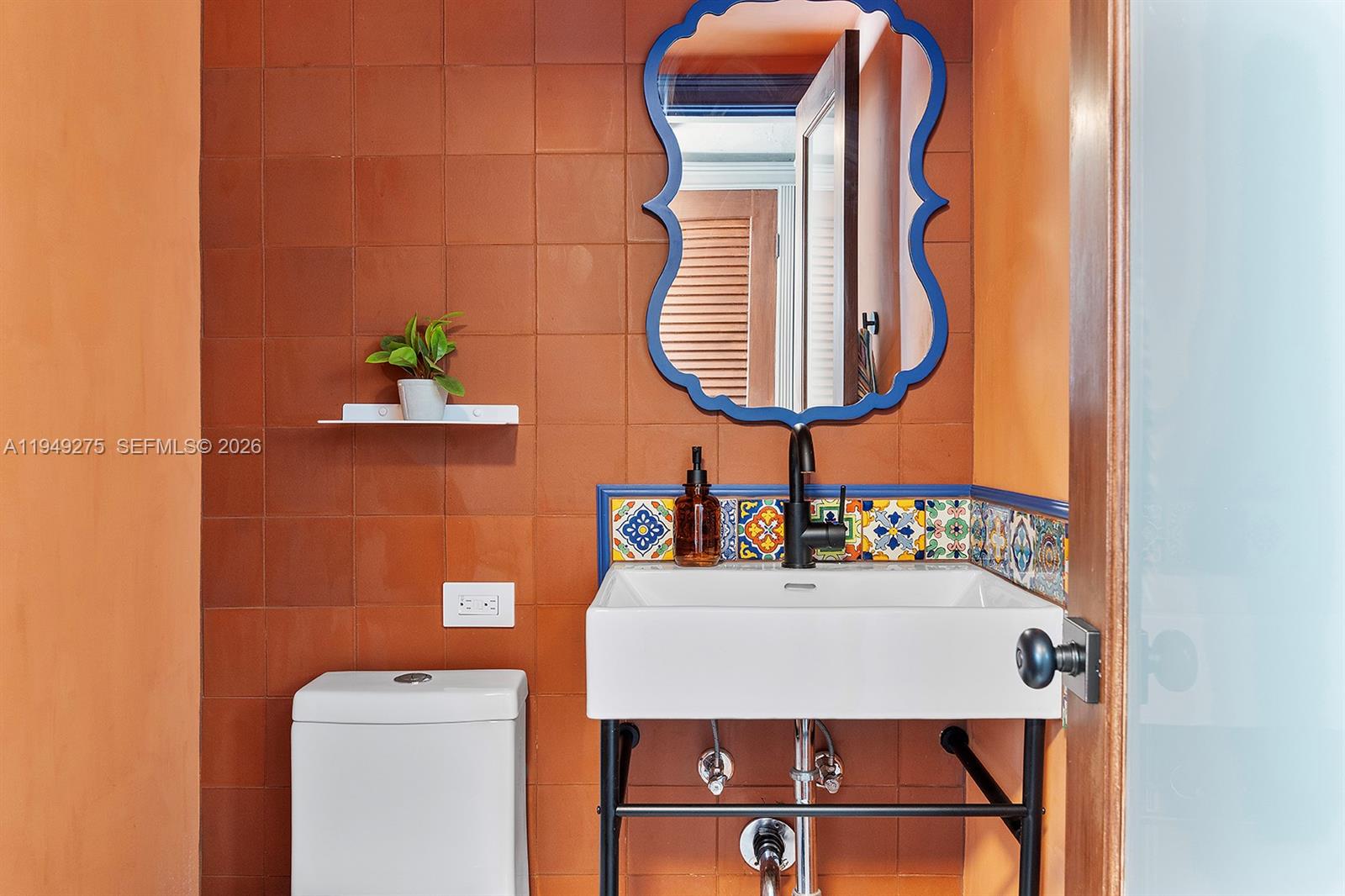 2858 Pine Tree Dr #4 Miami Beach, FL 33140