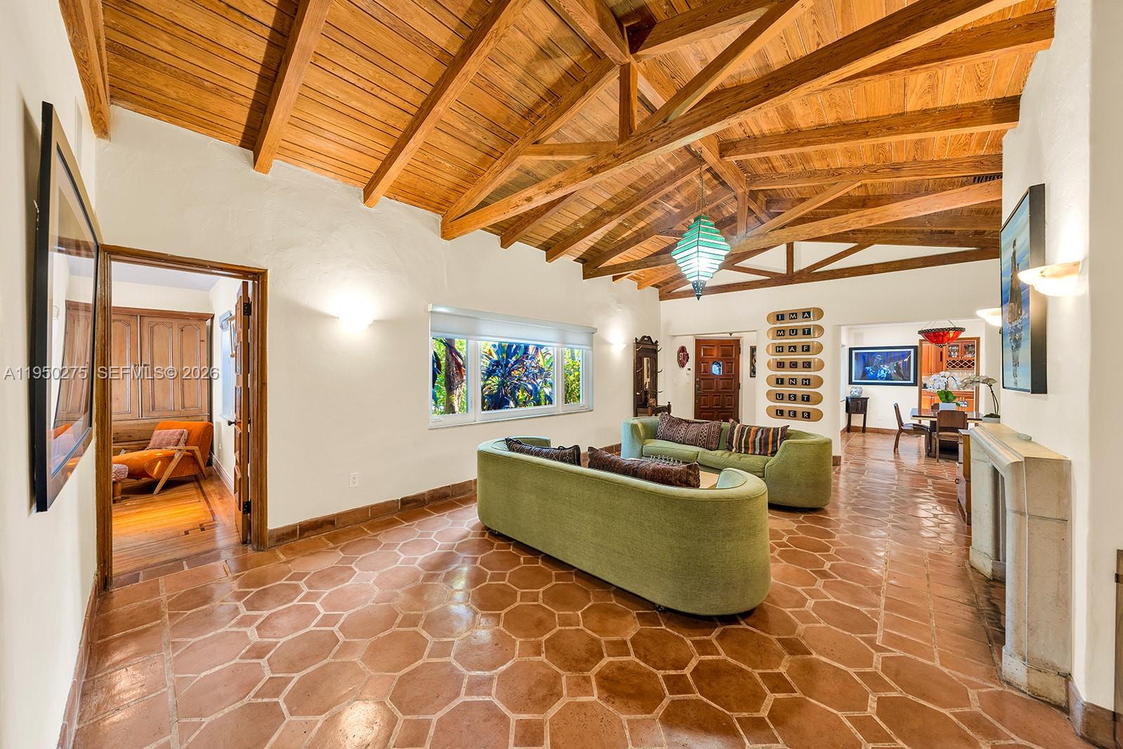 3701 Chase Ave Miami Beach, FL 33140