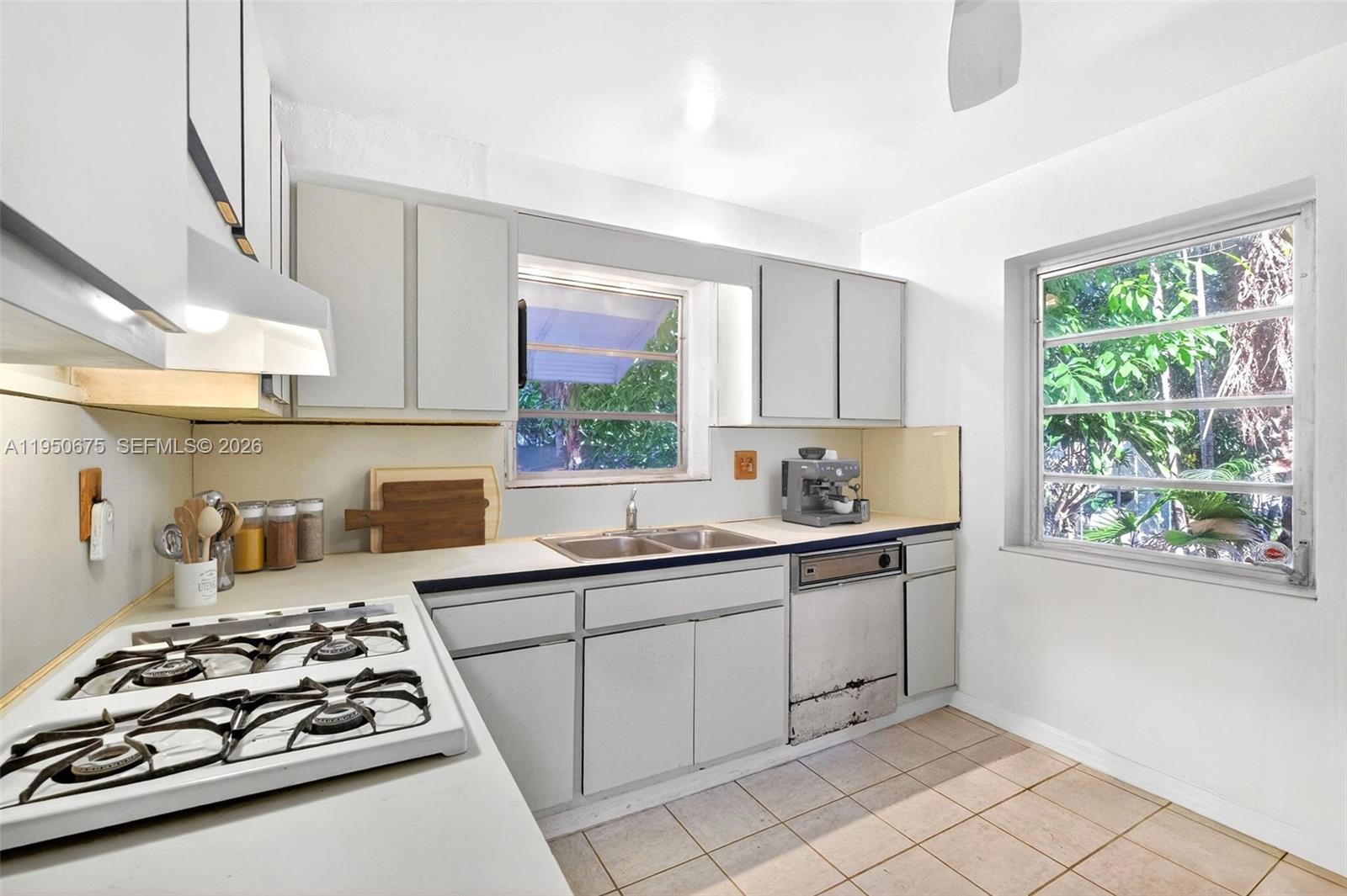 25 NW 104th St Miami Shores, FL 33150