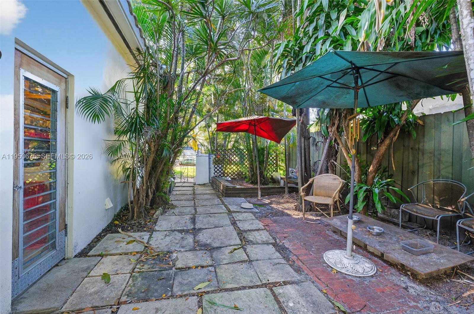 25 NW 104th St Miami Shores, FL 33150