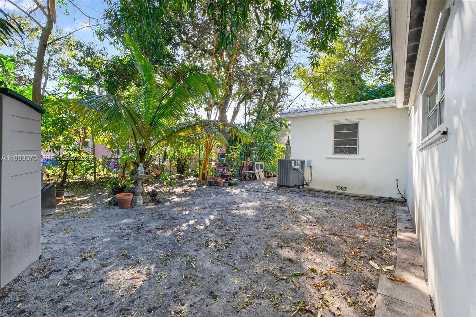 25 NW 104th St Miami Shores, FL 33150