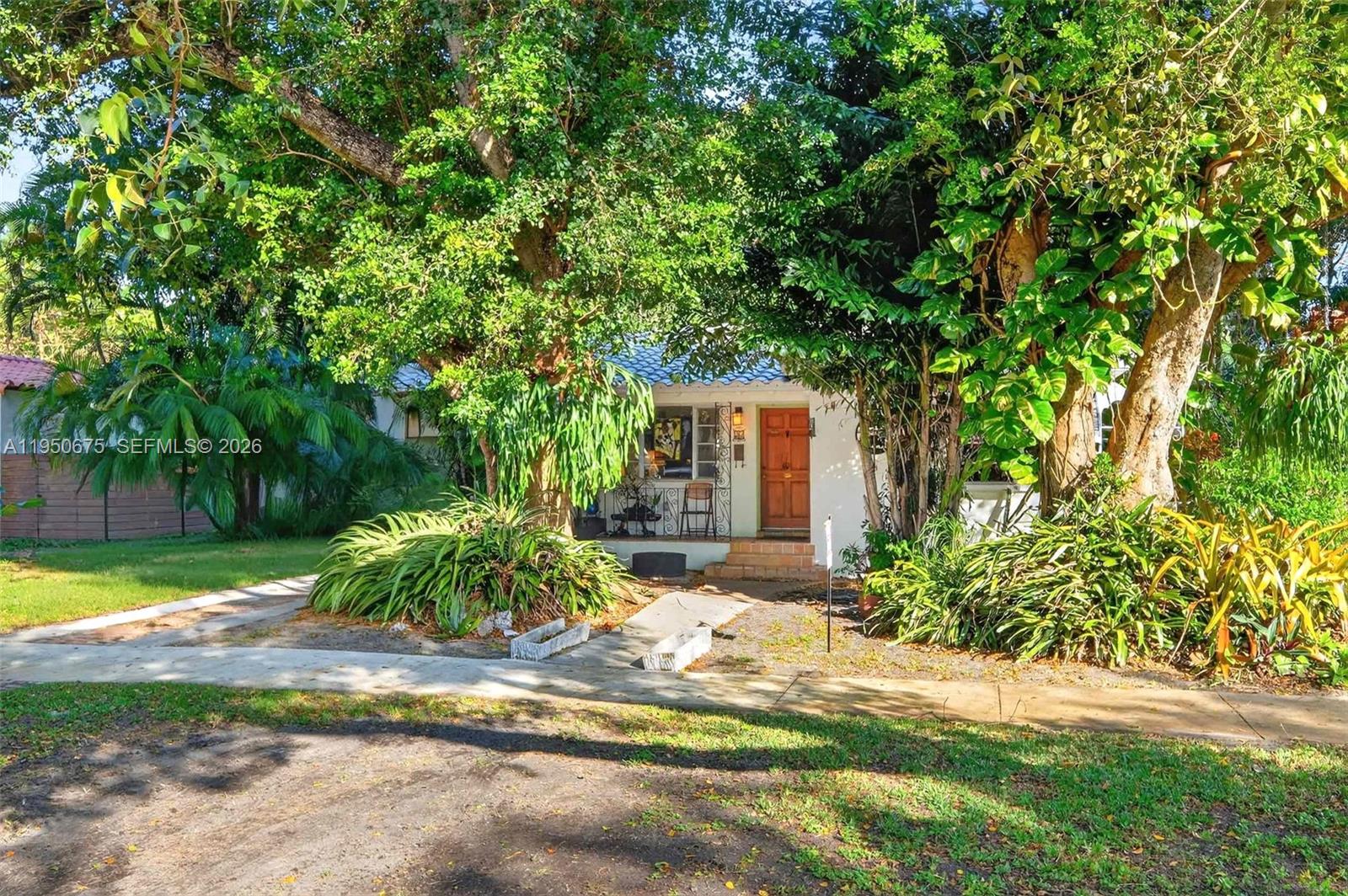 25 NW 104th St Miami Shores, FL 33150