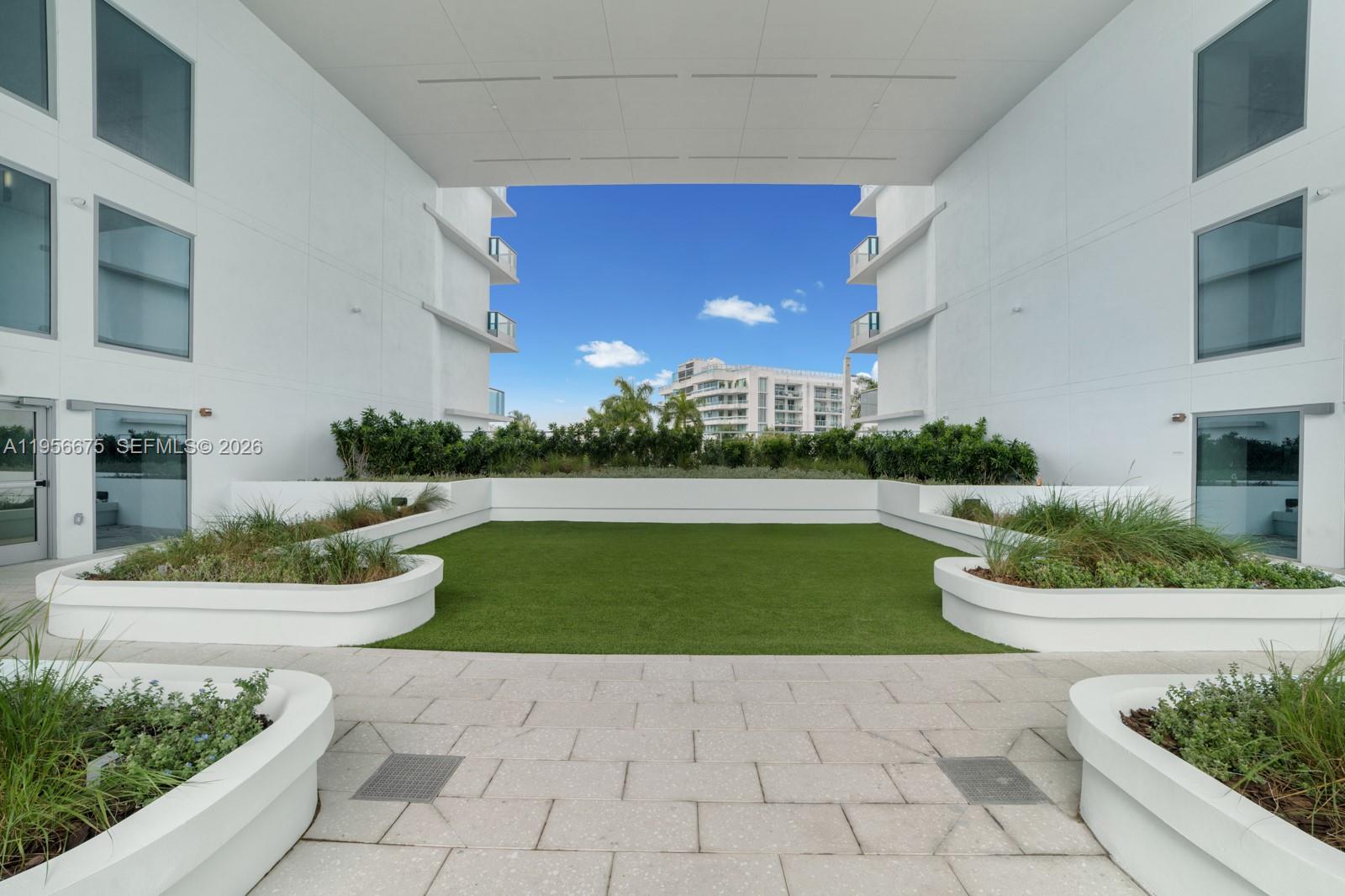 9221 E Bay Hbr Dr #412 Bay Harbor Islands, FL 33154