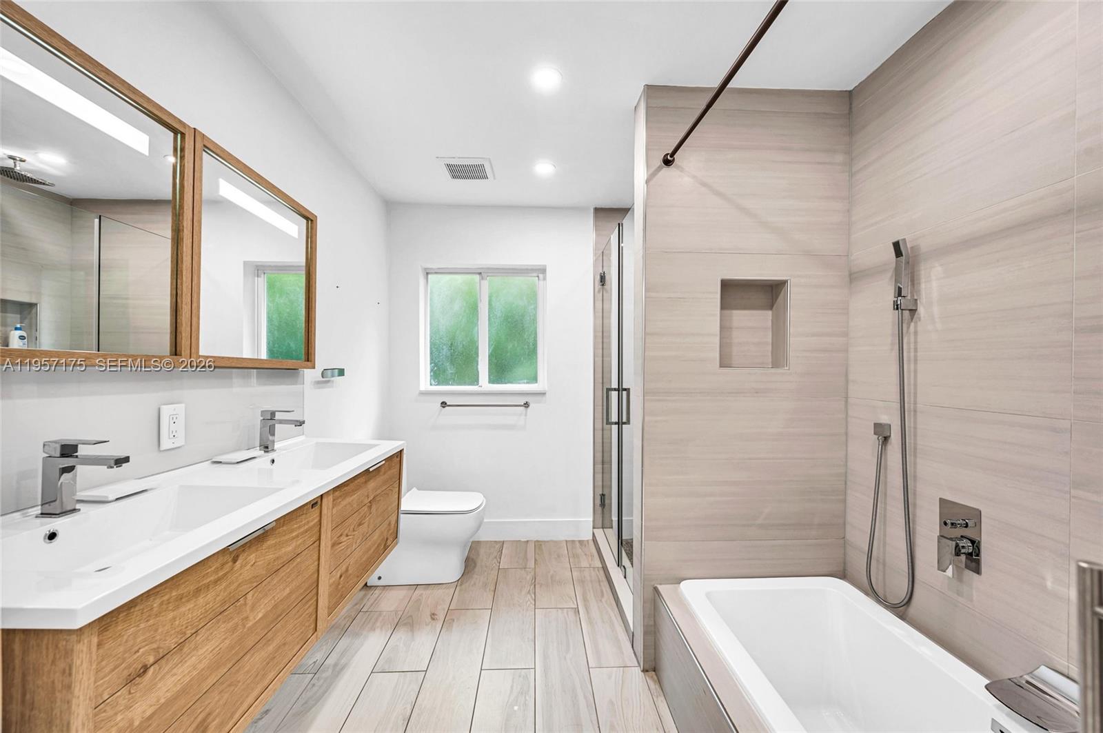 1080 NE 104th St Miami Shores, FL 33138