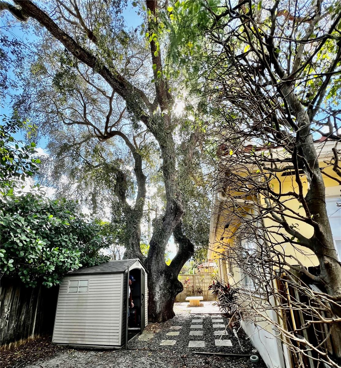 2301 SW 22nd Ave Miami, FL 33145