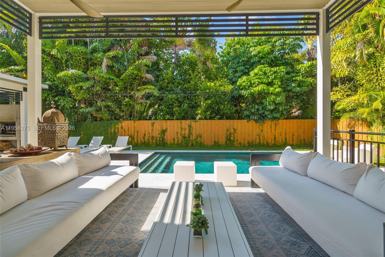 420 Palmwood Ln Key Biscayne, FL 33149