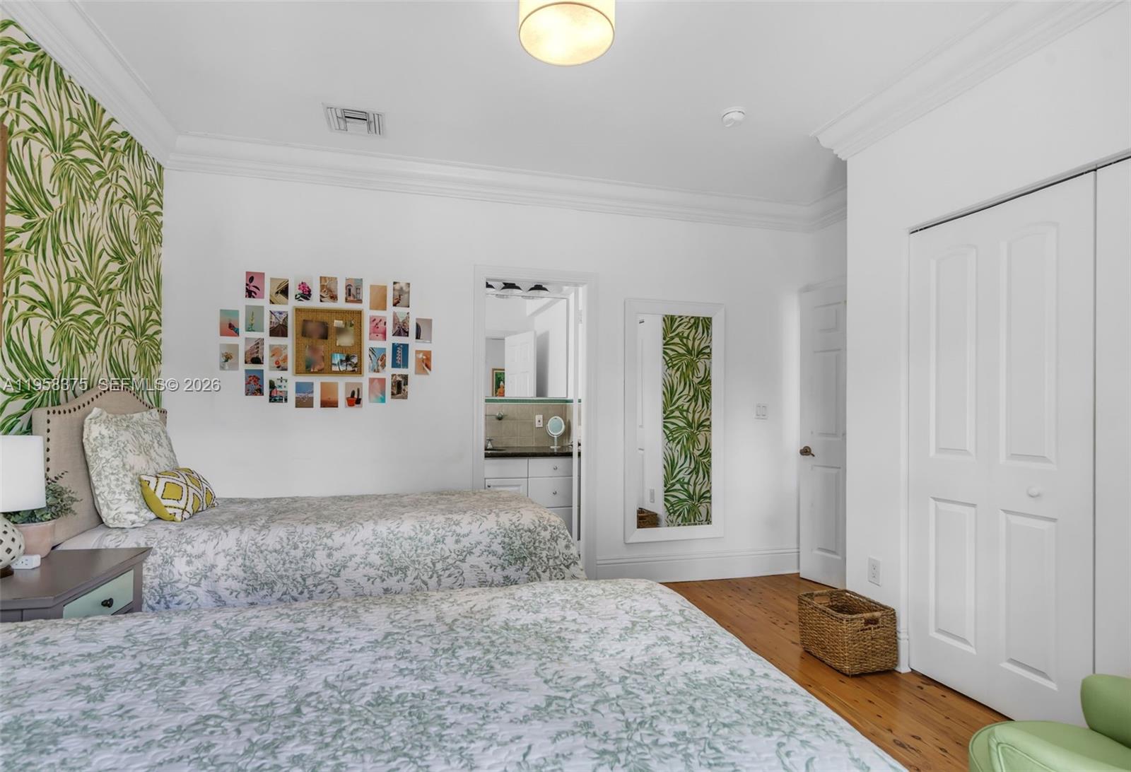 420 Palmwood Ln Key Biscayne, FL 33149