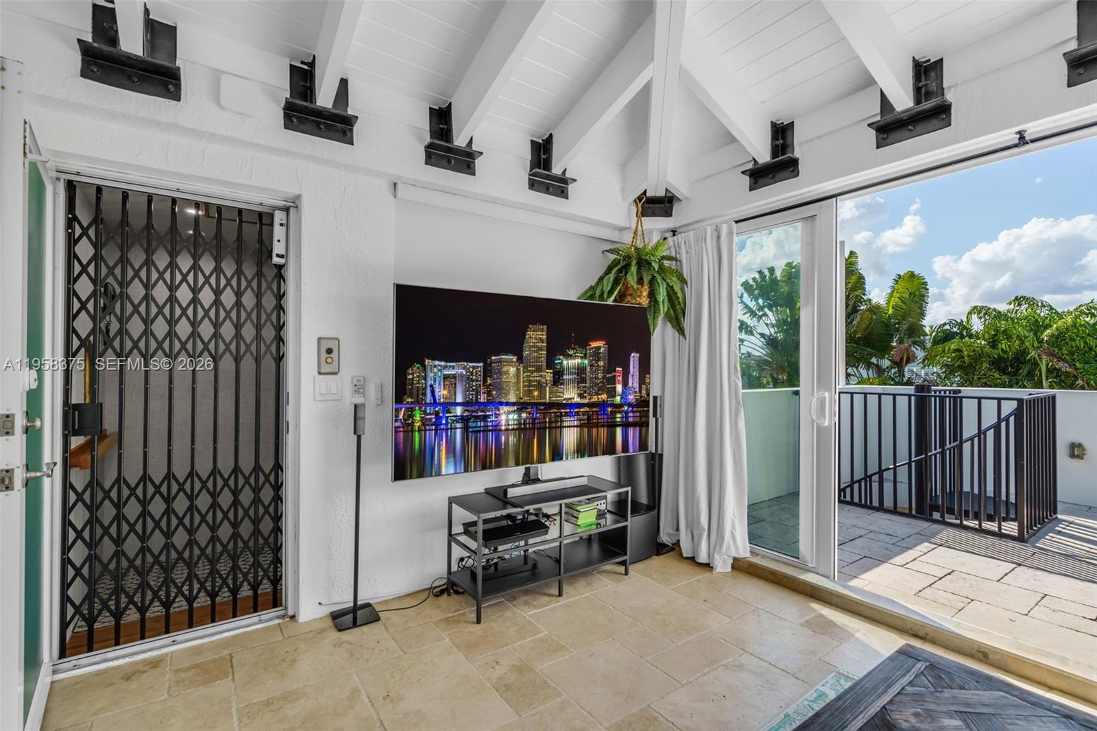 420 Palmwood Ln Key Biscayne, FL 33149