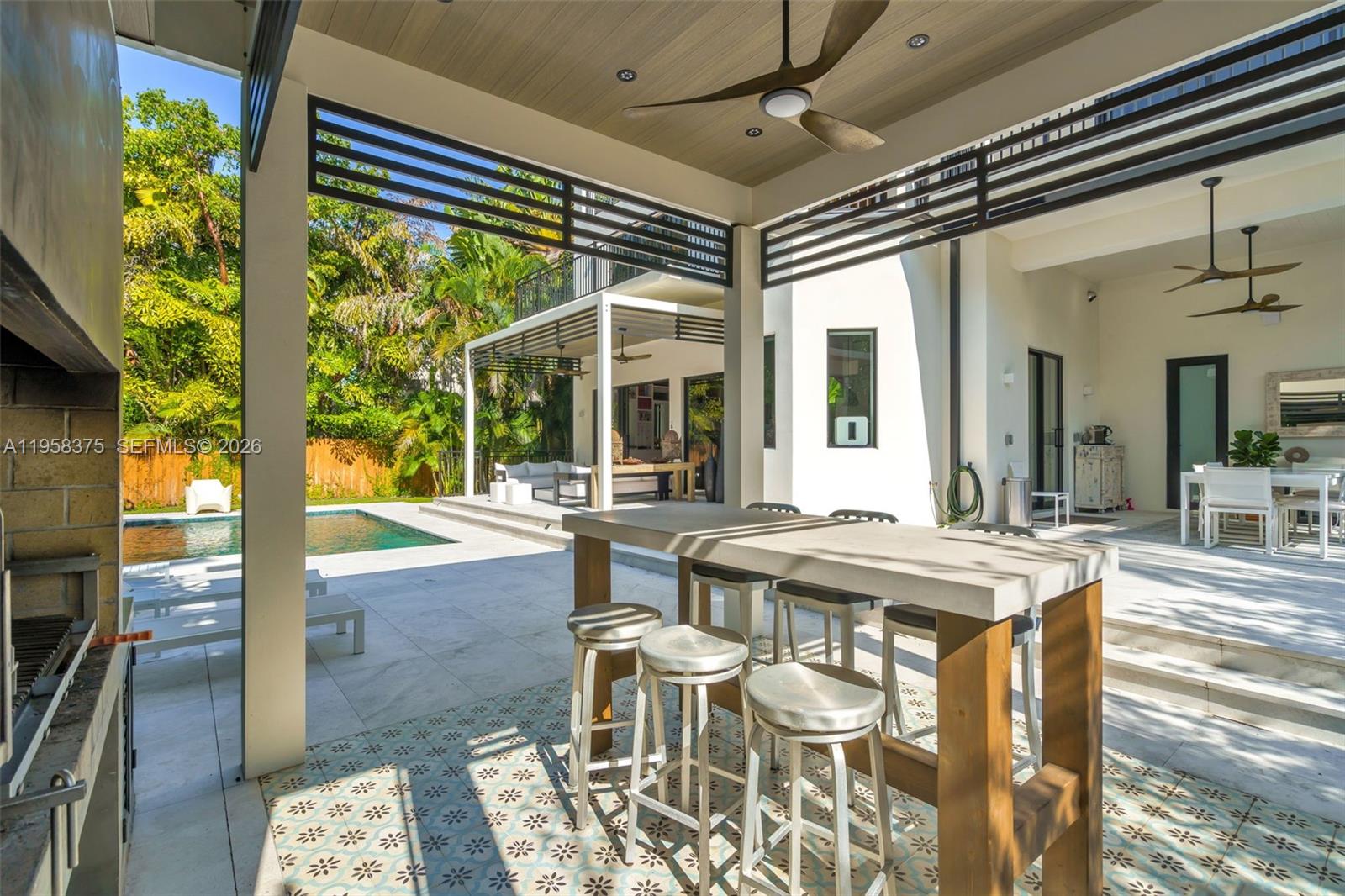 420 Palmwood Ln Key Biscayne, FL 33149