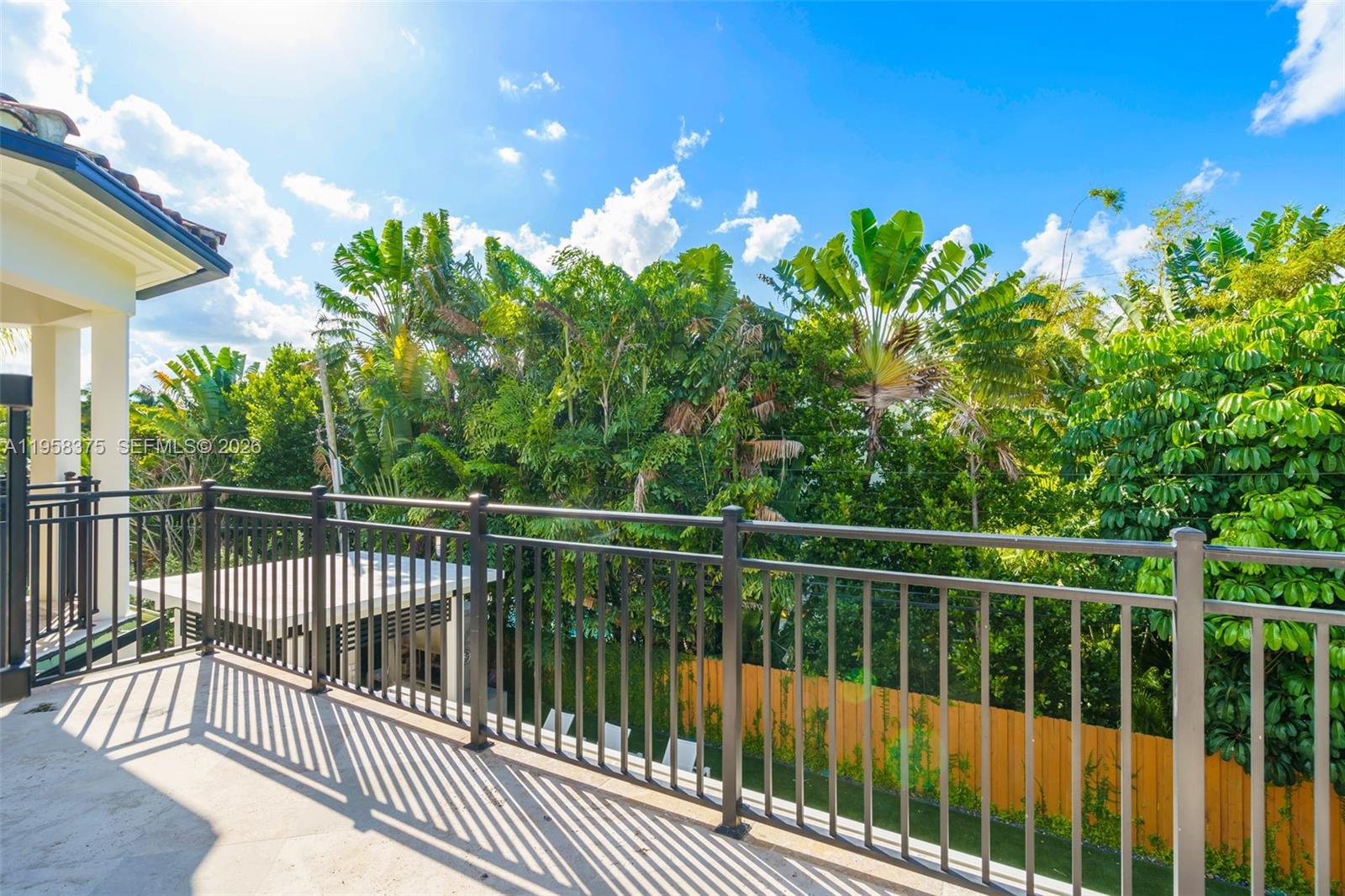 420 Palmwood Ln Key Biscayne, FL 33149