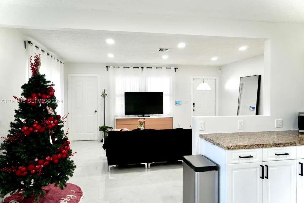 1213 NW 6th Ave Fort Lauderdale, FL 33311