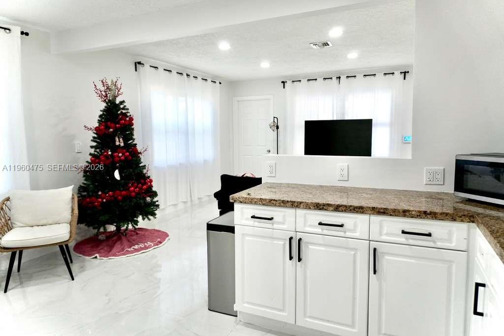 1213 NW 6th Ave Fort Lauderdale, FL 33311