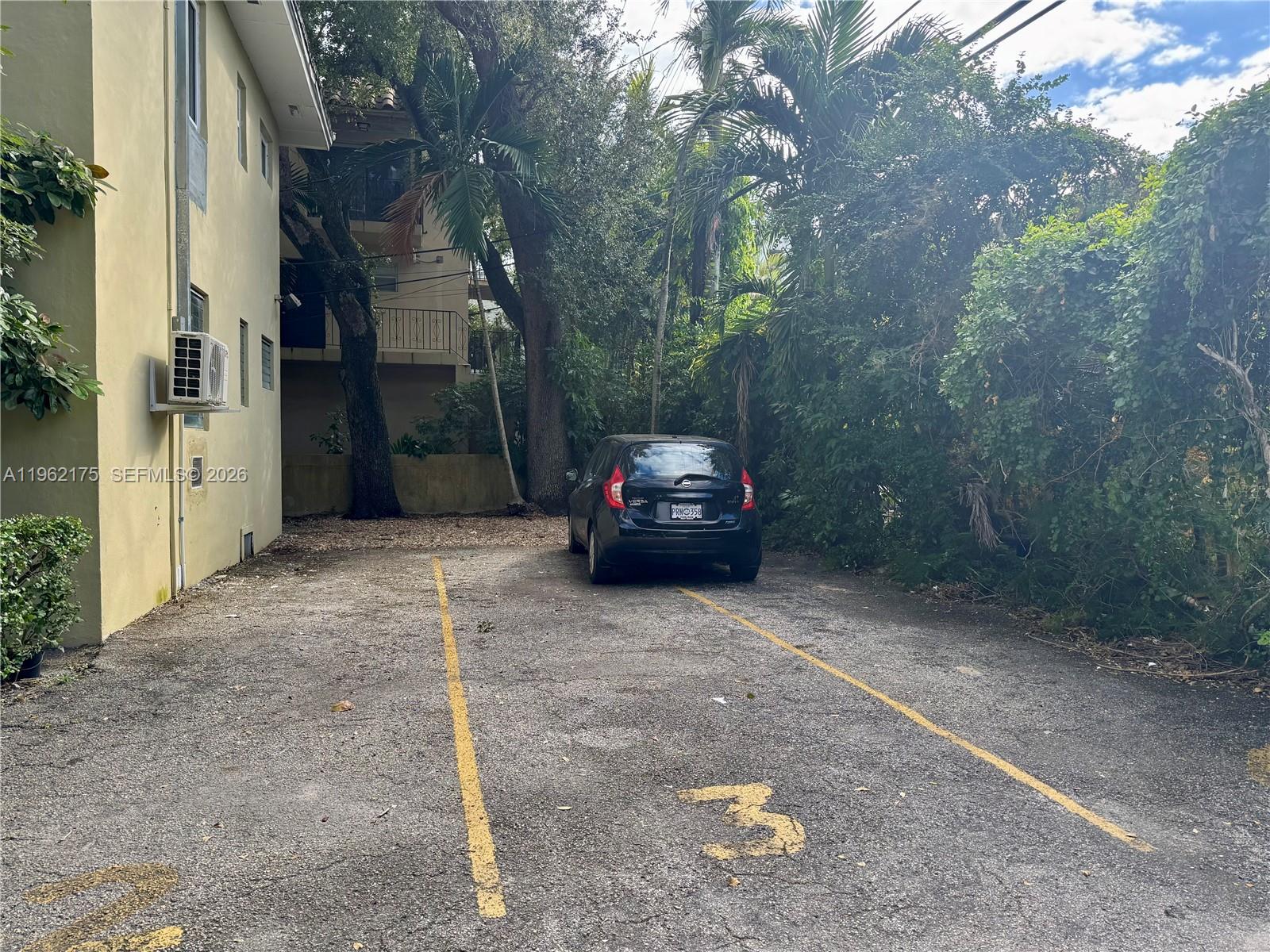 300 Mendoza Ave #2 Coral Gables, FL 33134