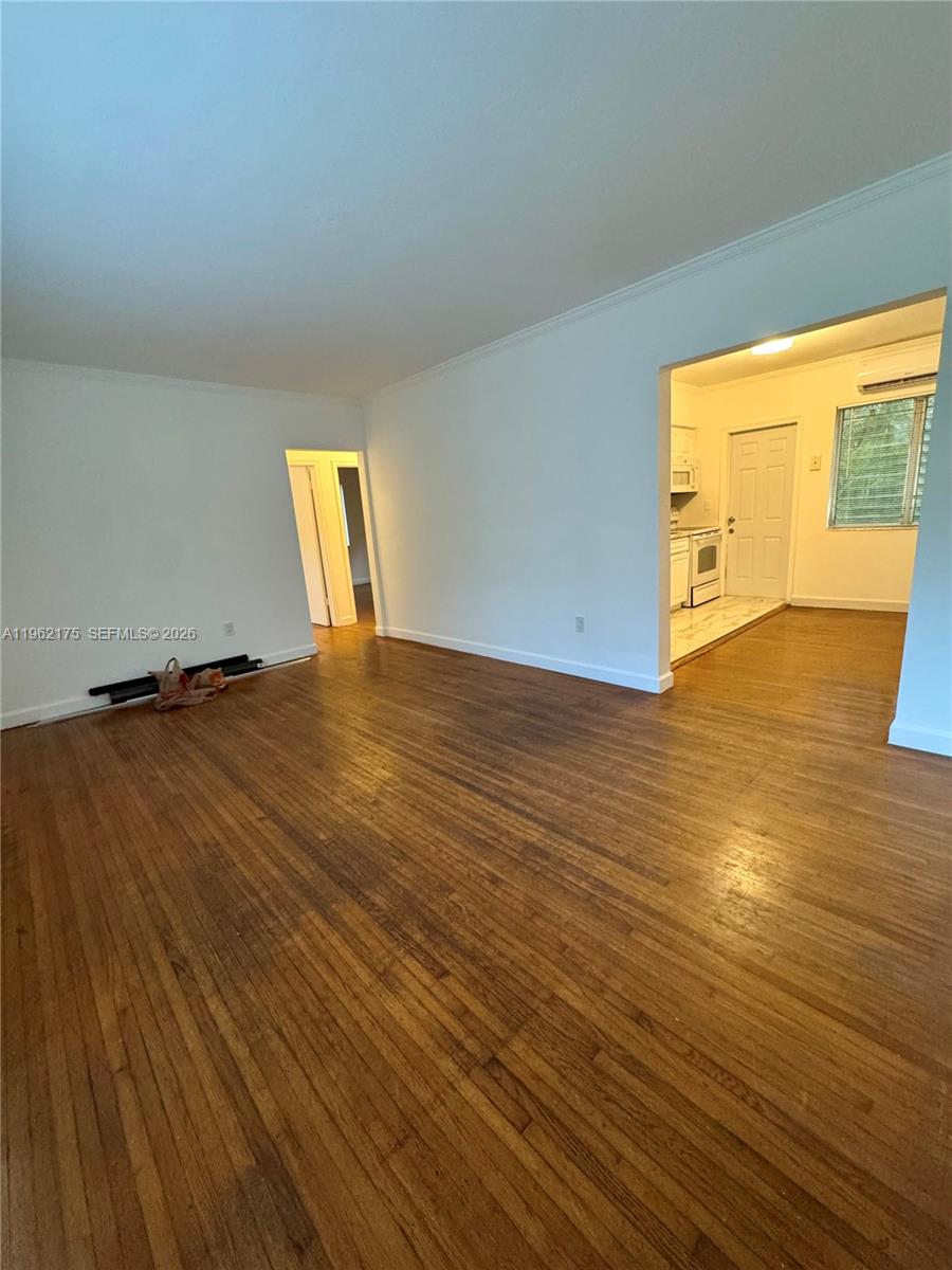 300 Mendoza Ave #2 Coral Gables, FL 33134