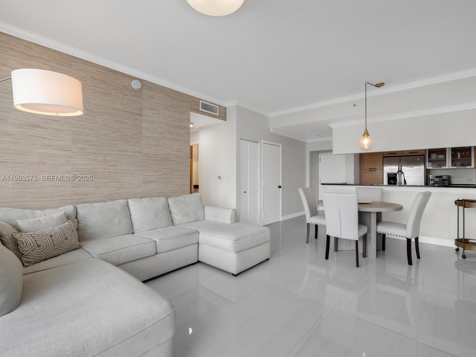 image Brickell on the River North9