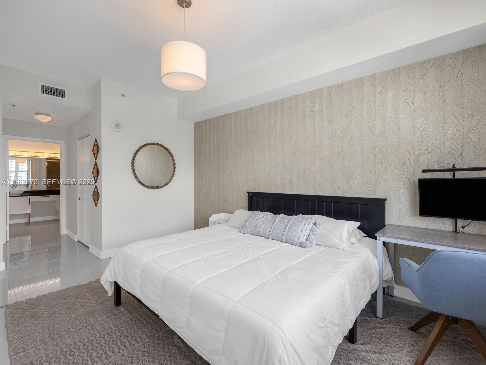 image Brickell on the River North13