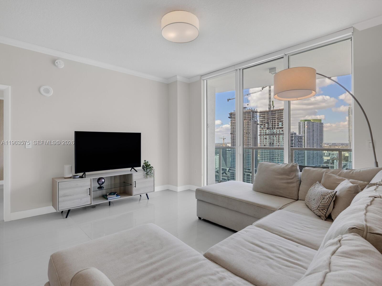 image Brickell on the River North8