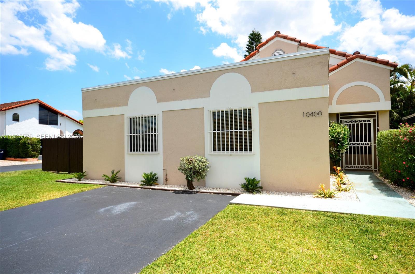 10400 SW 67th St