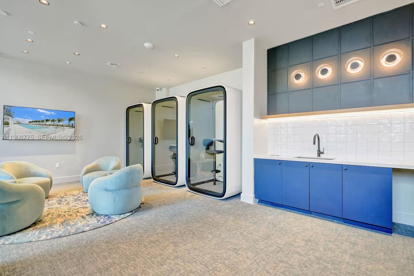 580 72nd St #705 Miami Beach, FL 33141