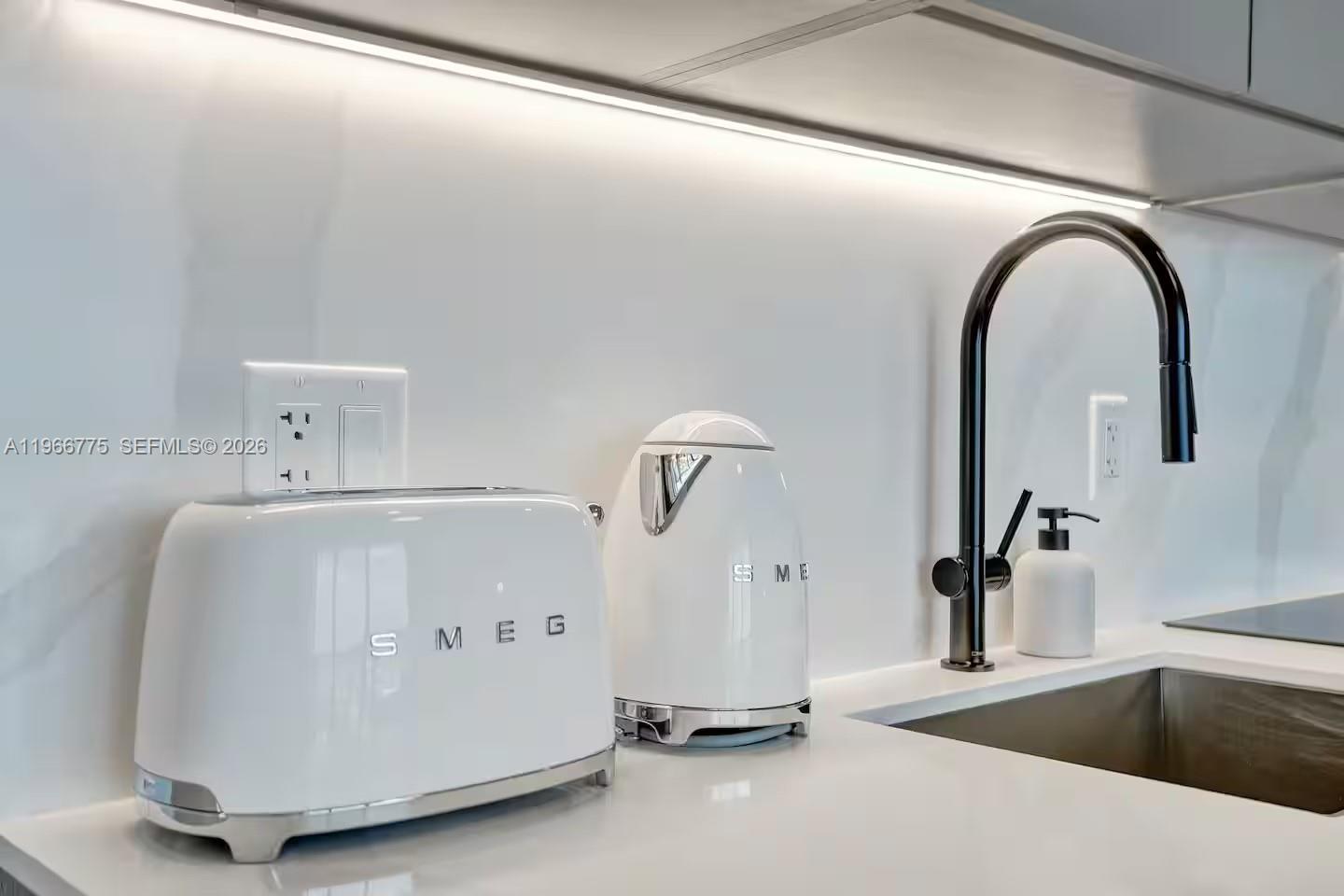 580 72nd St #705 Miami Beach, FL 33141