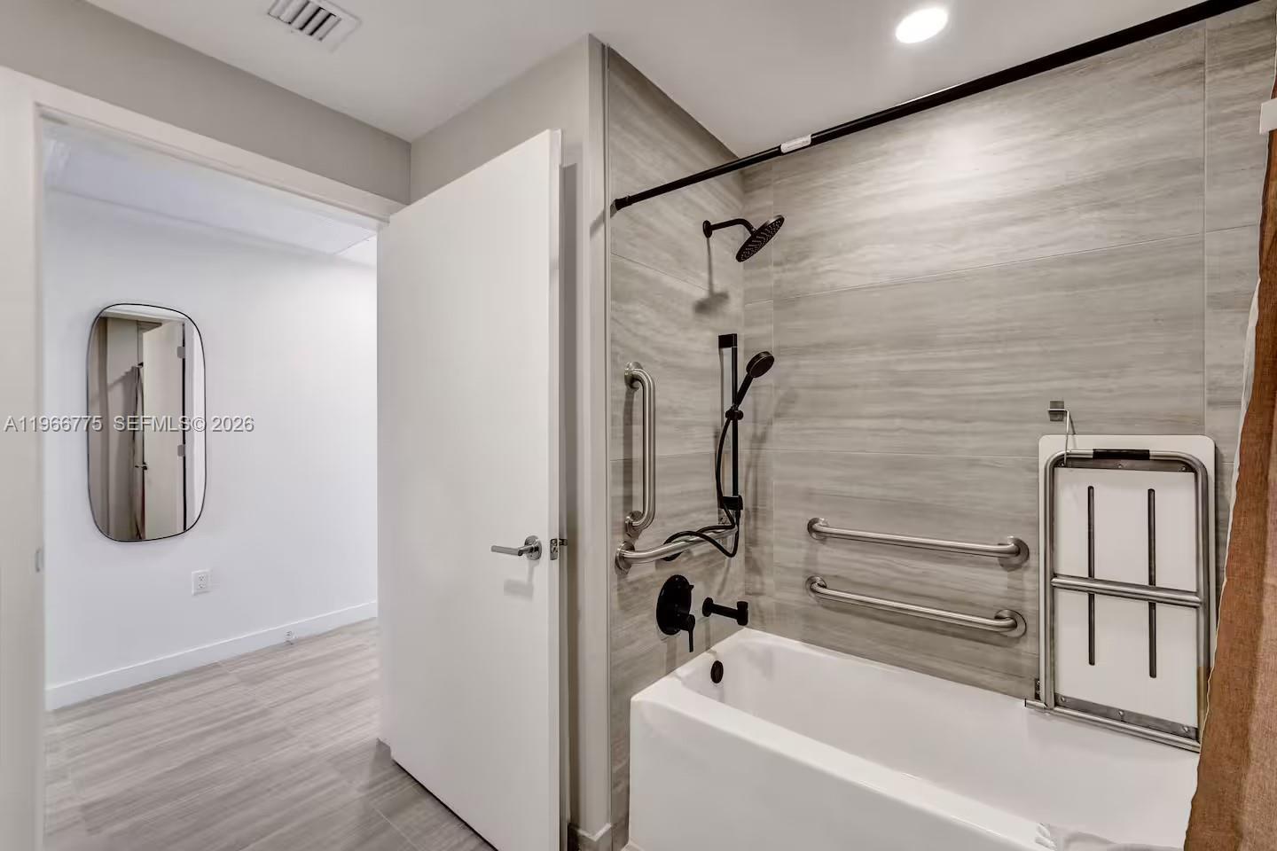 580 72nd St #705 Miami Beach, FL 33141