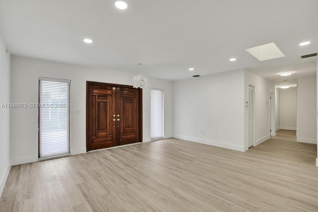 19710 NE 23rd Ave Miami, FL 33180