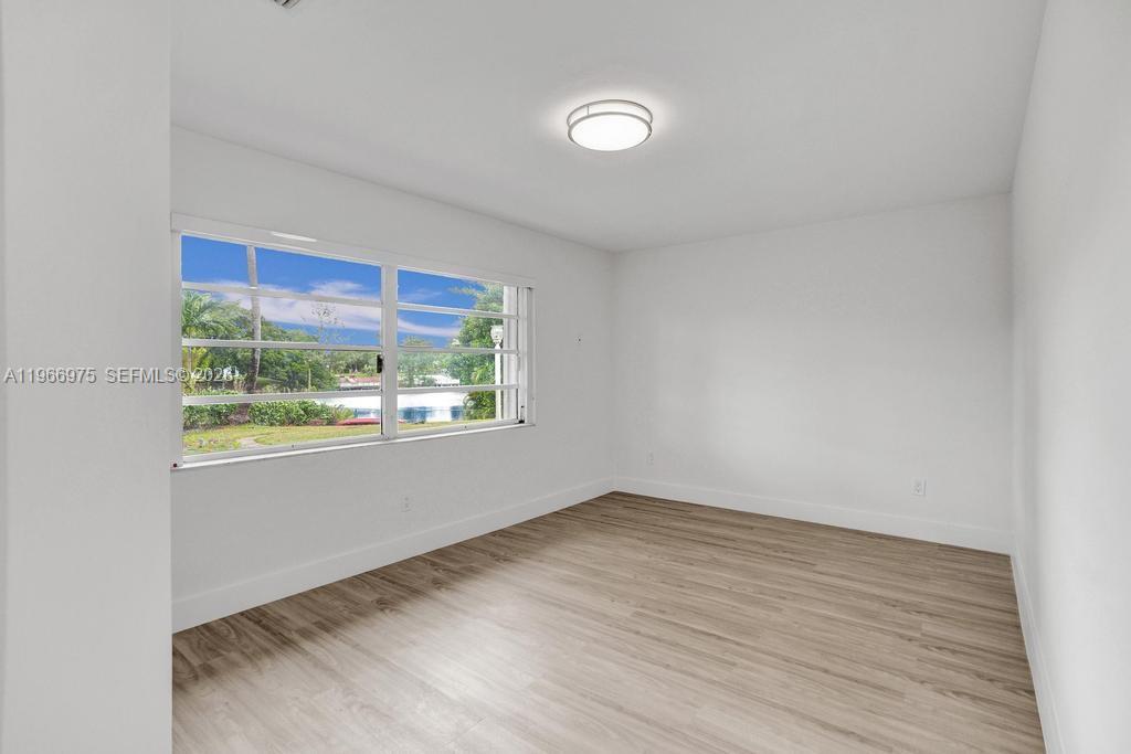 19710 NE 23rd Ave Miami, FL 33180