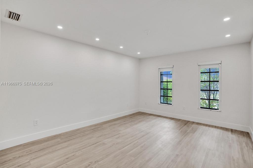 19710 NE 23rd Ave Miami, FL 33180