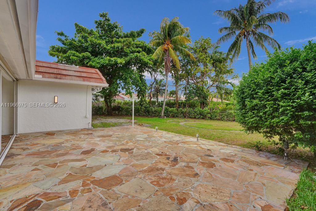 19710 NE 23rd Ave Miami, FL 33180