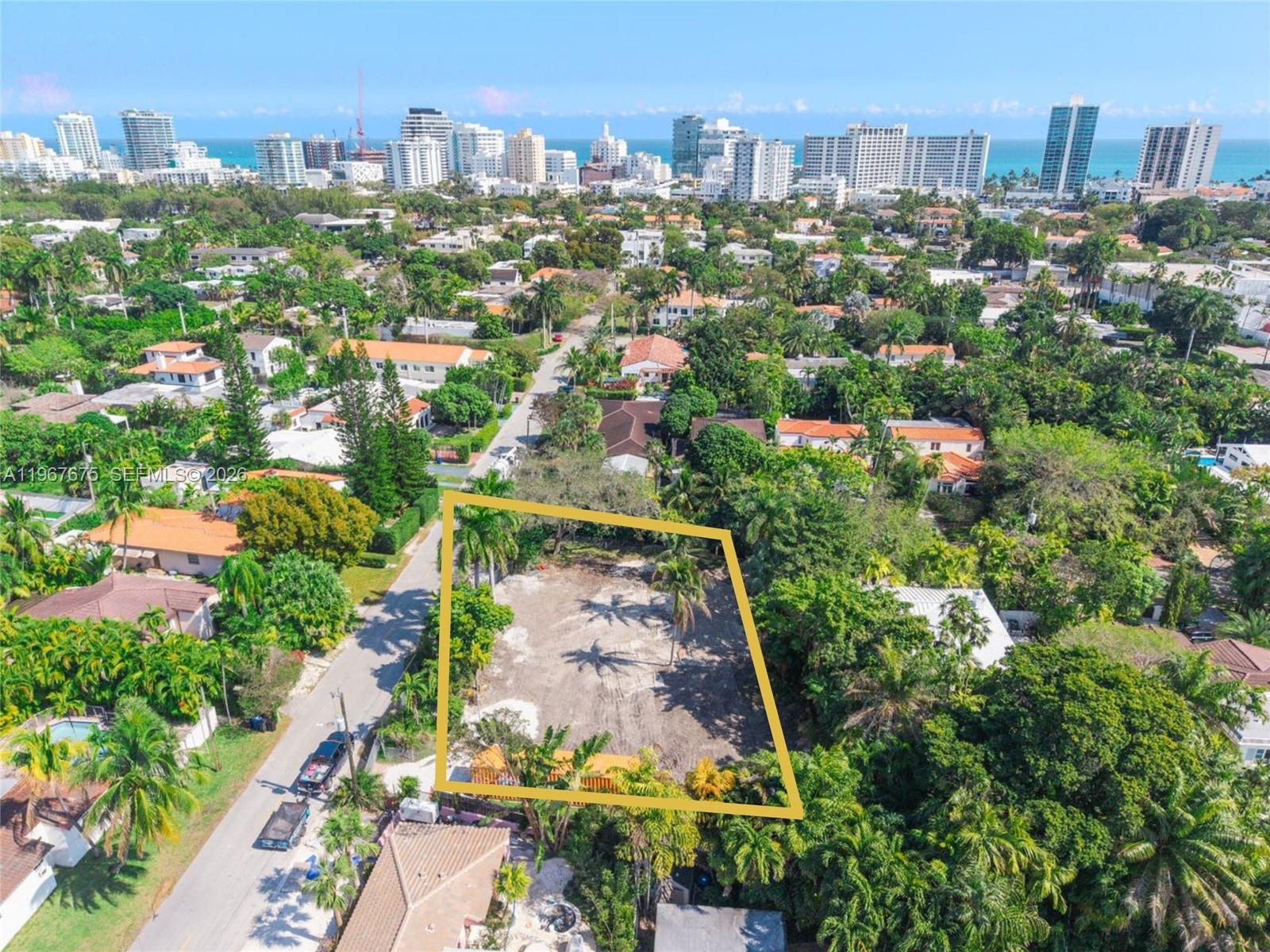 2880 Fairgreen Dr Miami Beach, FL 33140