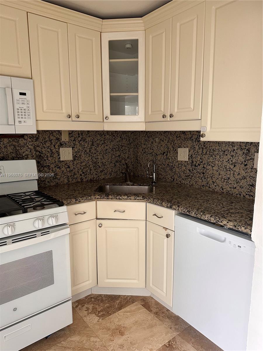 8600 SW 67th Ave #942 Pinecrest, FL 33156