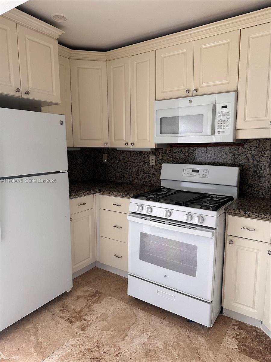 8600 SW 67th Ave #942 Pinecrest, FL 33156