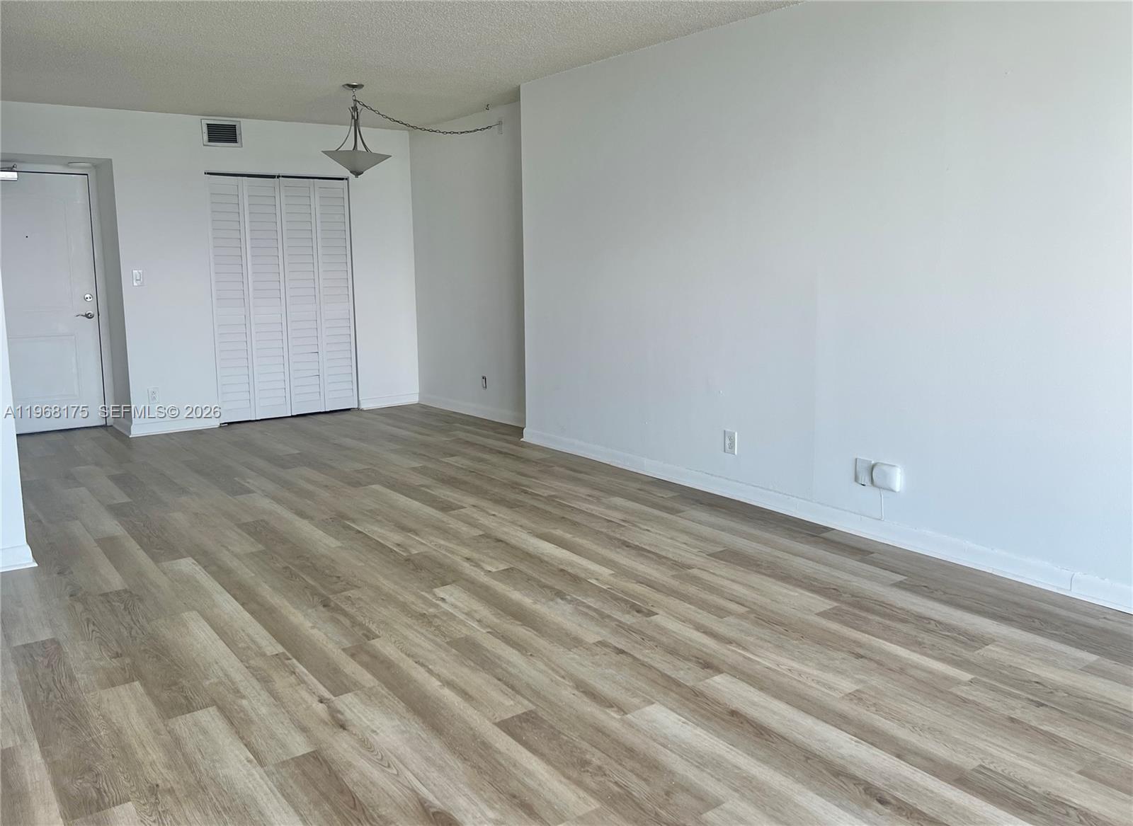 image Arlen House East11