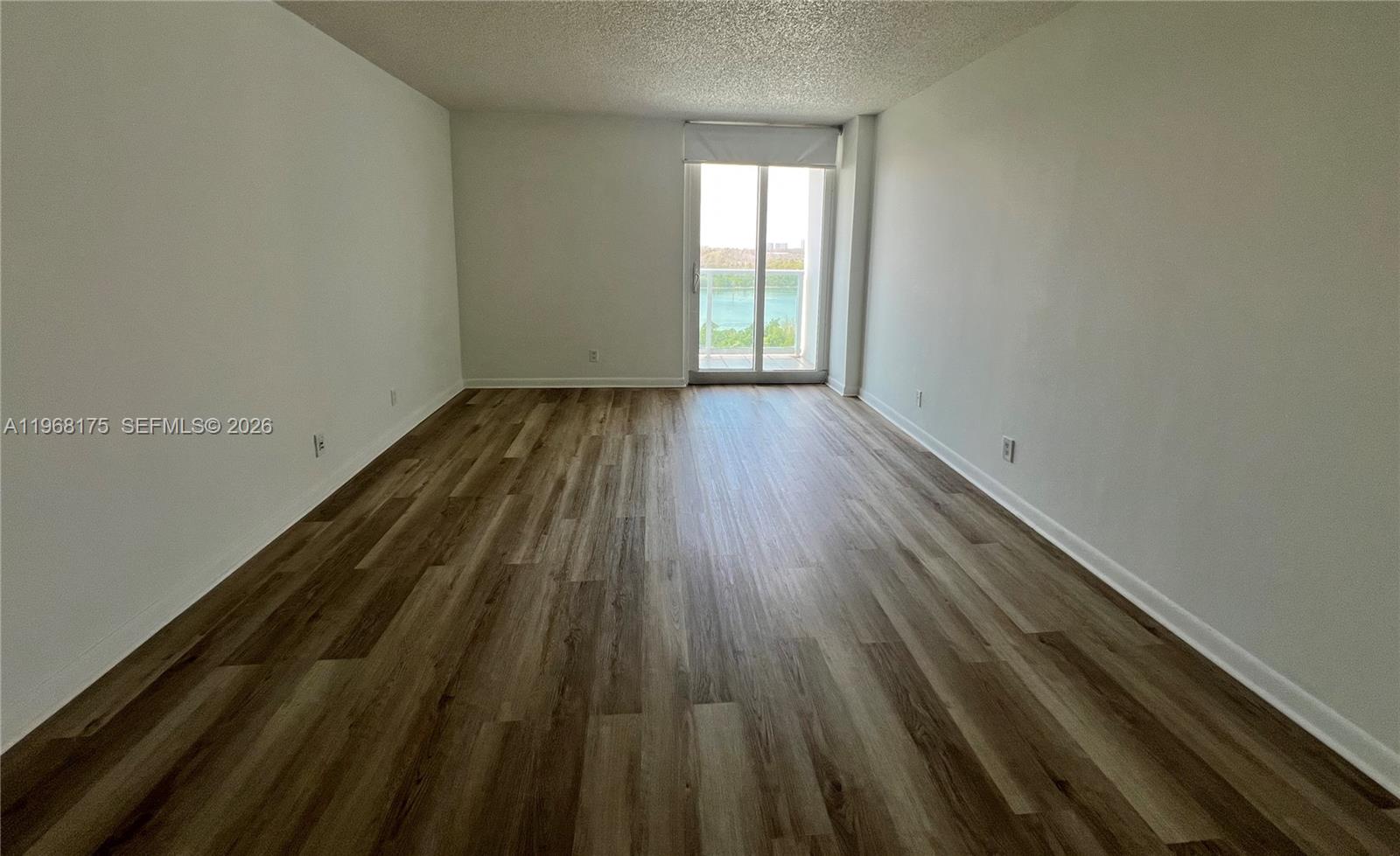 image Arlen House East17