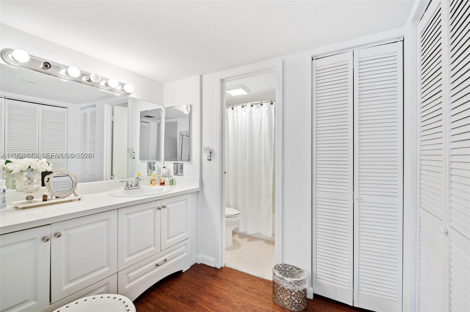 image Arlen House East22