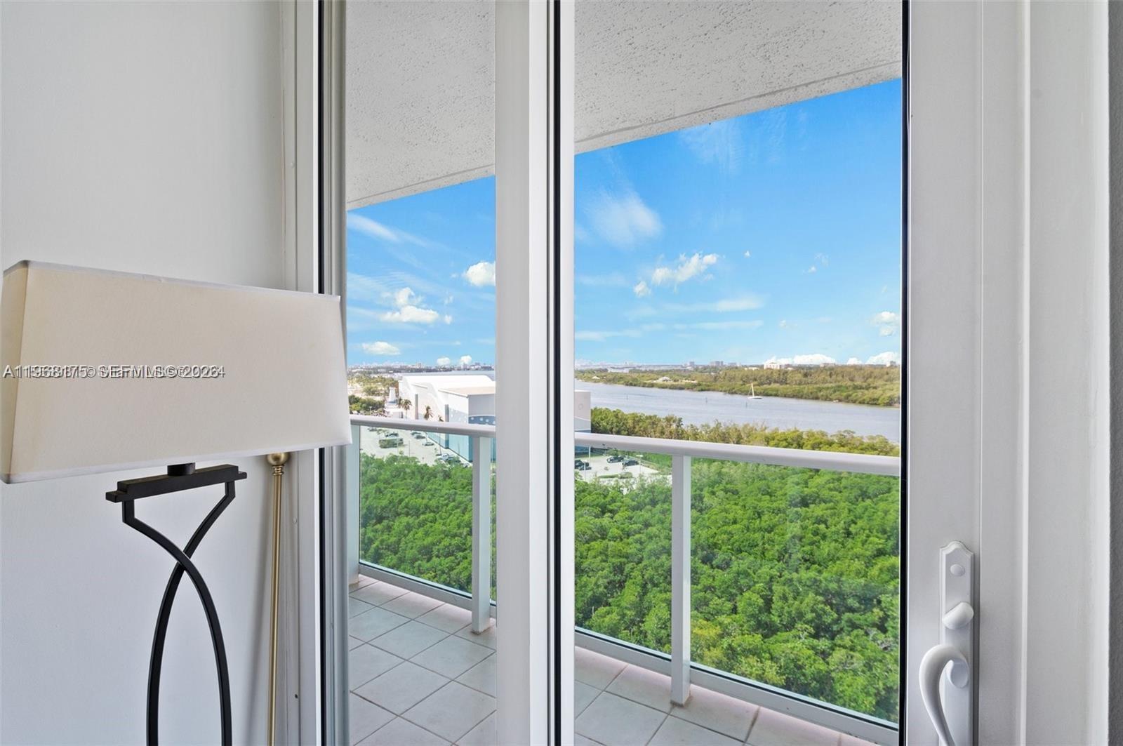 image Arlen House East6