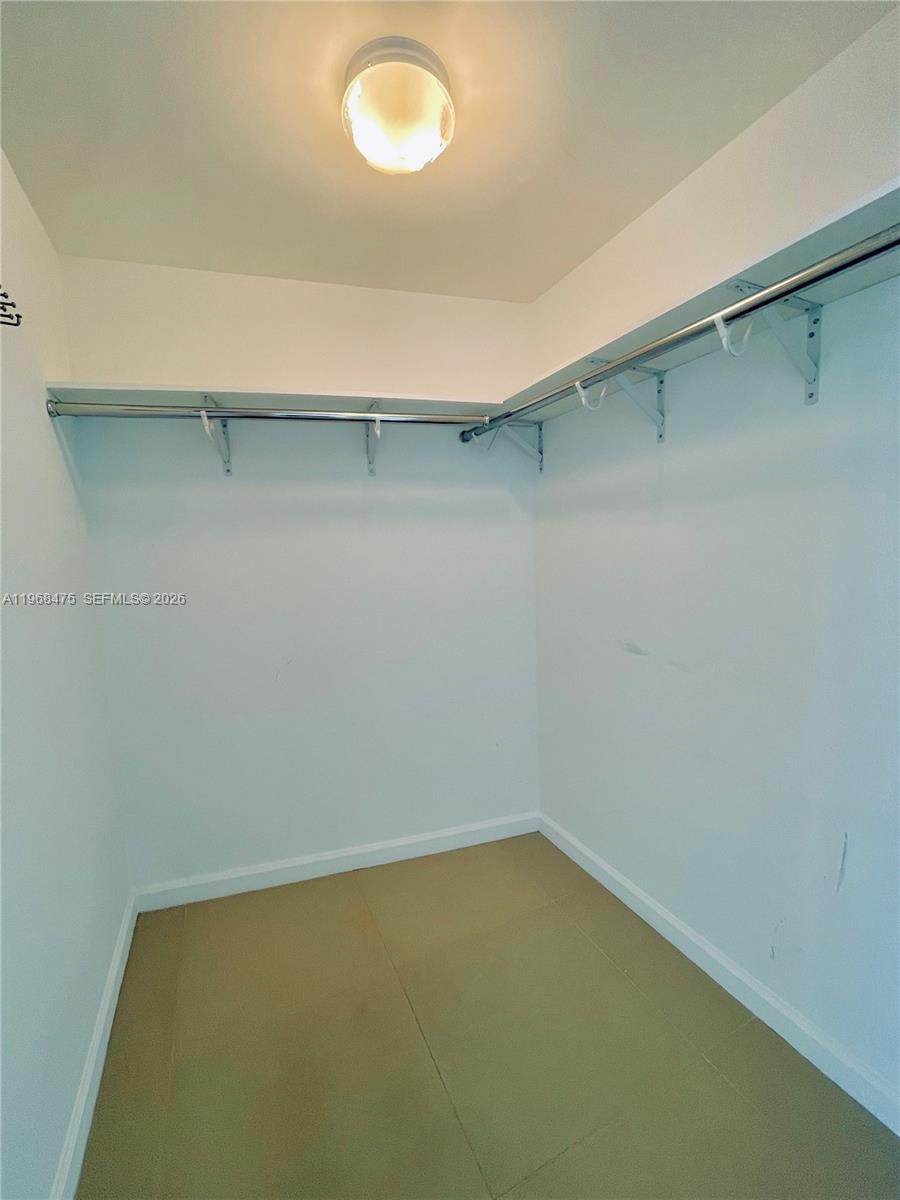 image Icon Brickell II22