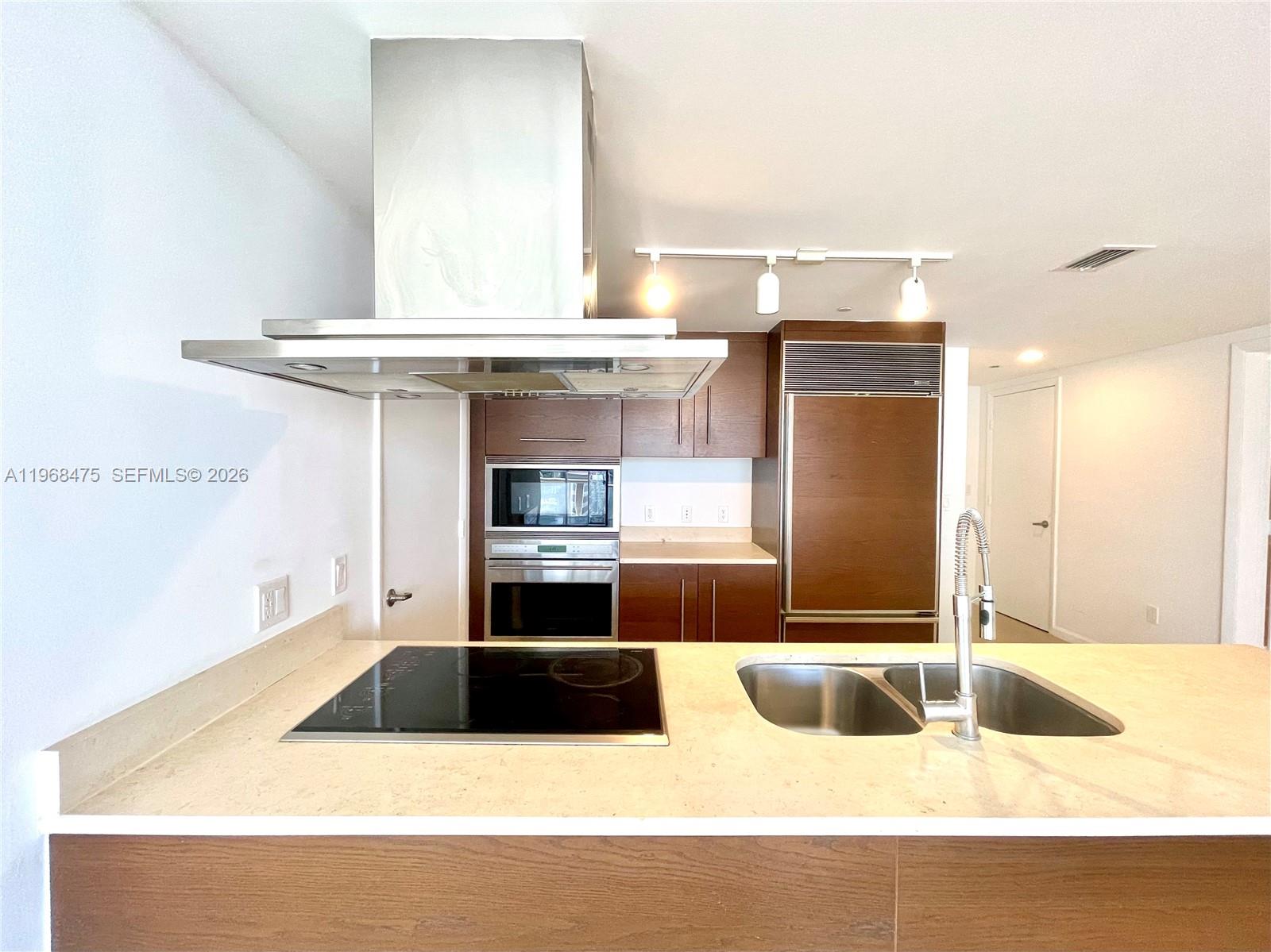 image Icon Brickell II6