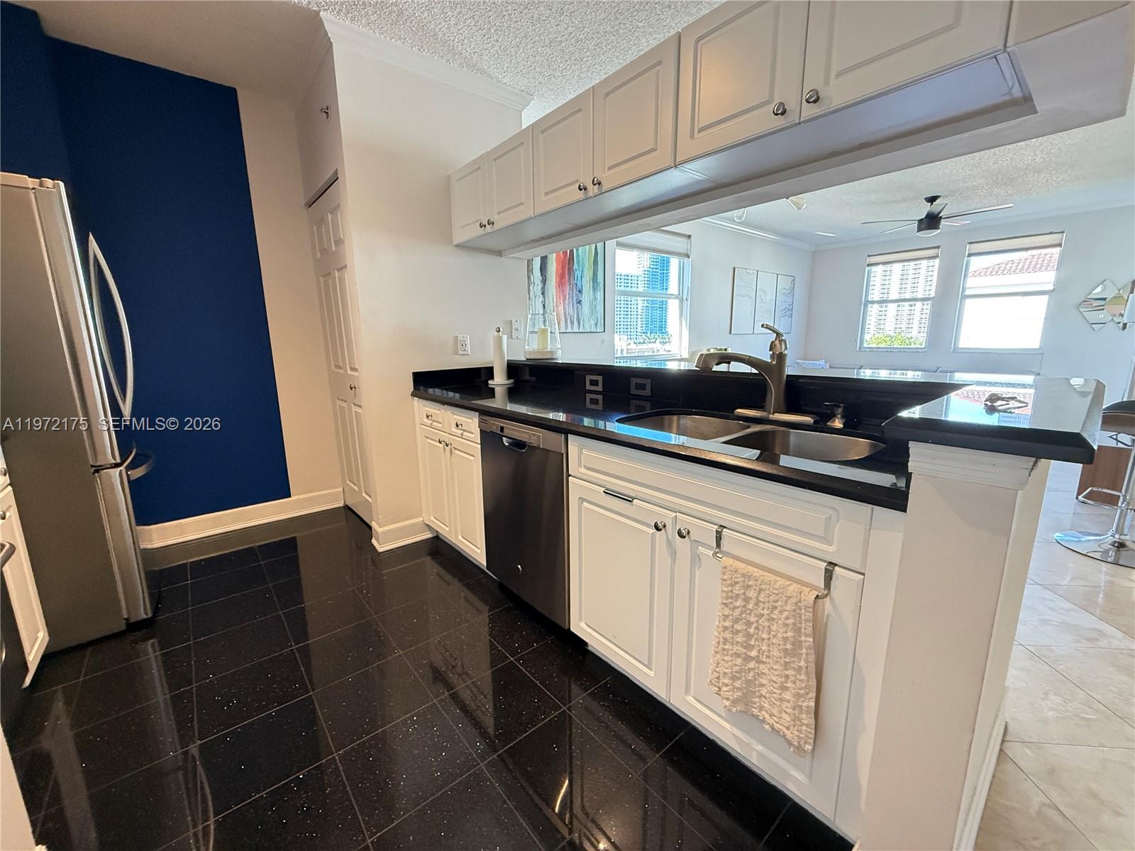 image Porto Bellagio Condo9