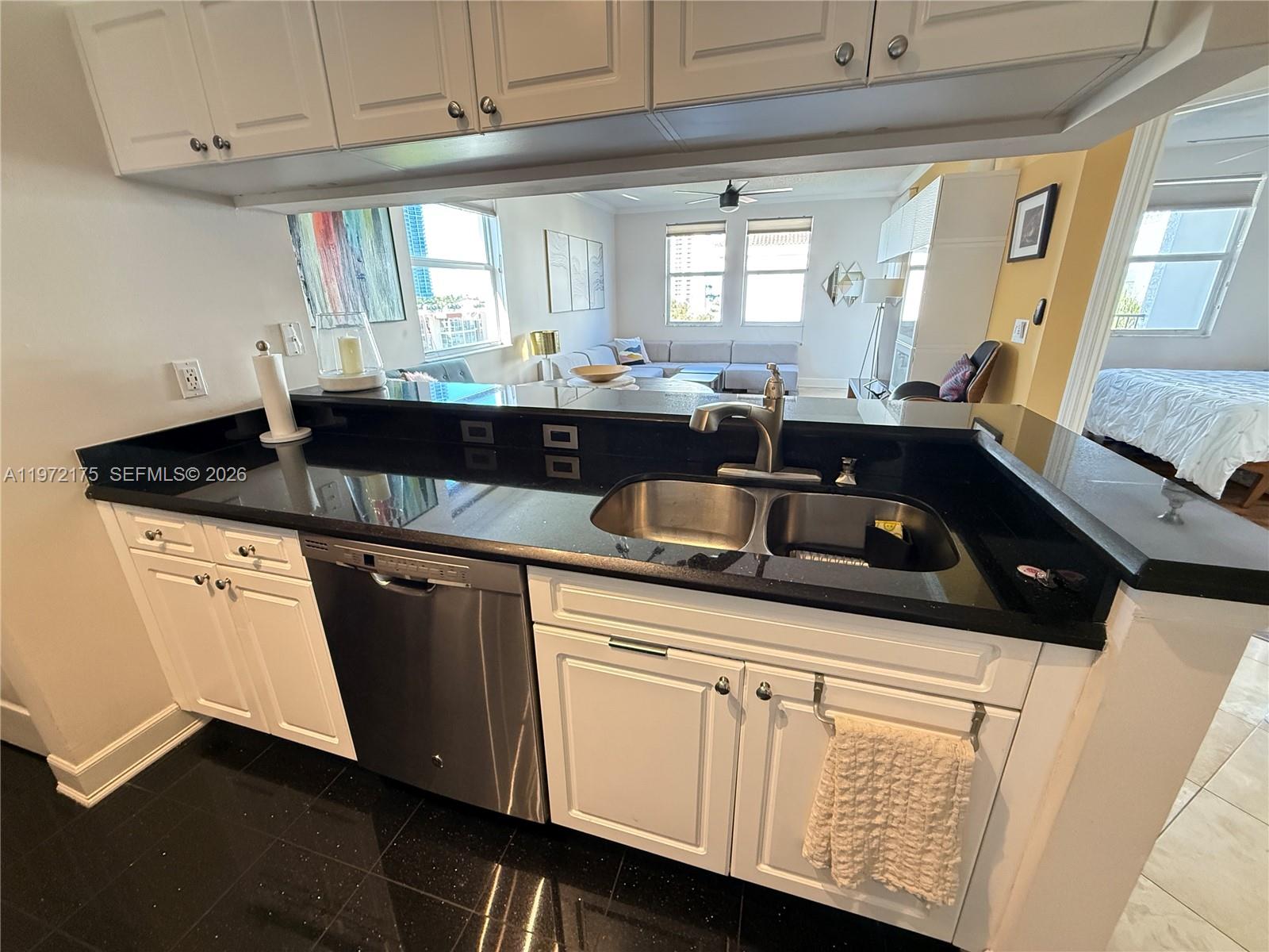 image Porto Bellagio Condo11