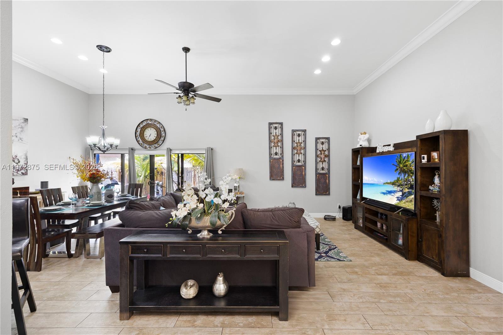 2731 S Parkview Dr Hallandale Beach, FL 33009