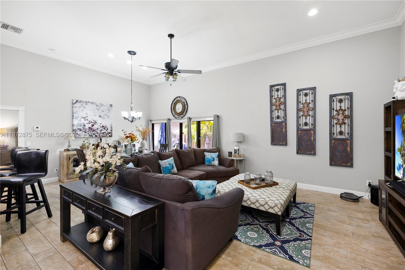 2731 S Parkview Dr Hallandale Beach, FL 33009